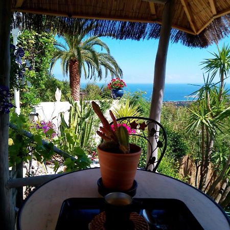 Nouveau ! Chambre D'Hote Insolite Privee " Coeurs De Pirates A Bali En Provence" Spa Sauna Massages Dans Cadre Exotique D'Amenagements Exterieurs D'Exception Ete Comme Hiver Bienvenue !!! Cavalaire-sur-Mer Exterior foto